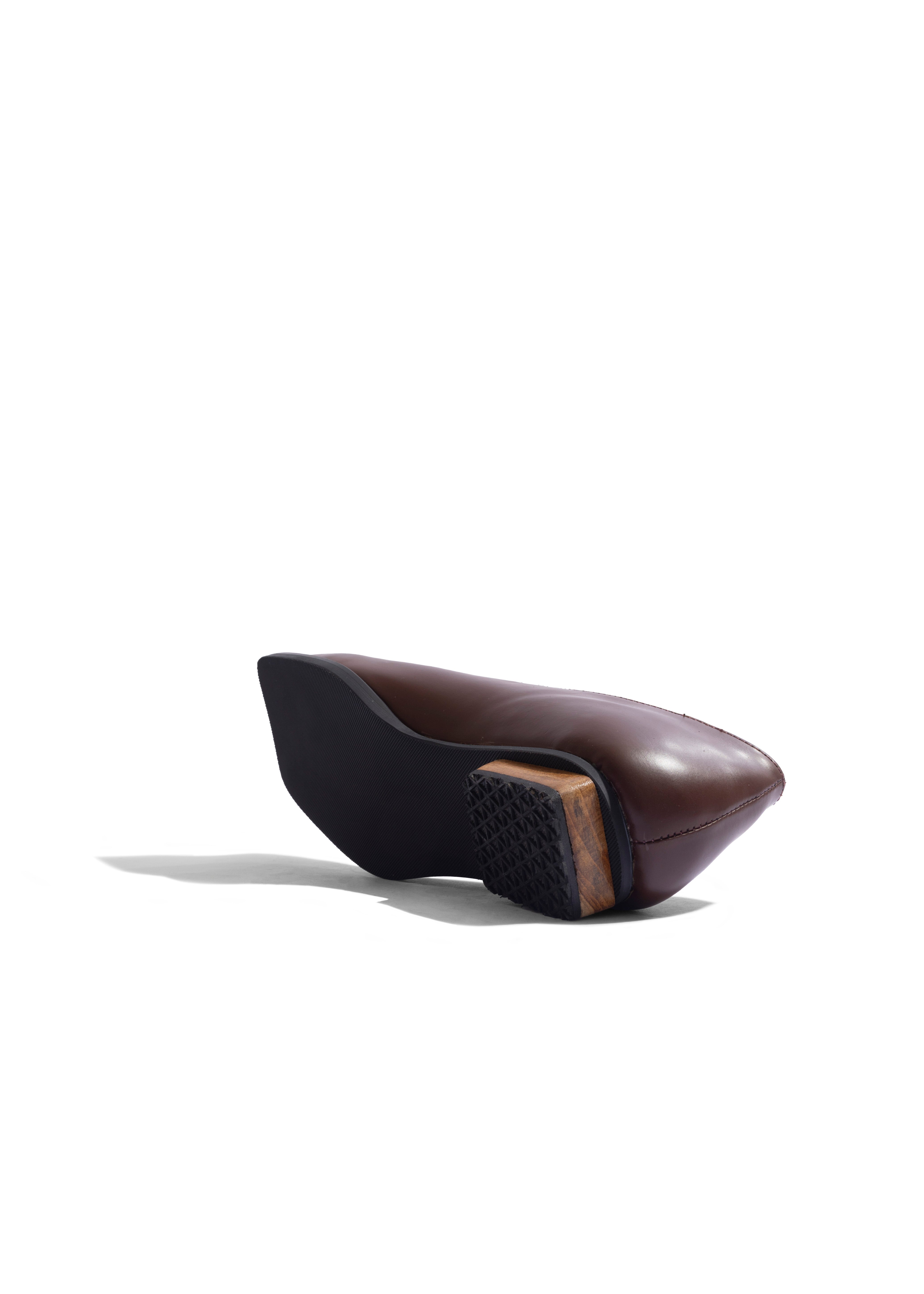 Slant-toe Donna Brown