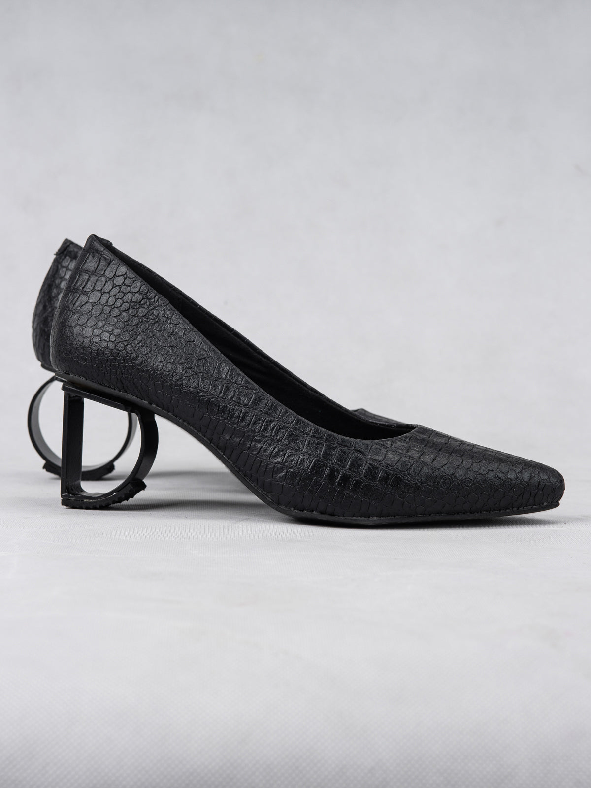 Embossed Black Plant Leather & Steel D&O Pumps