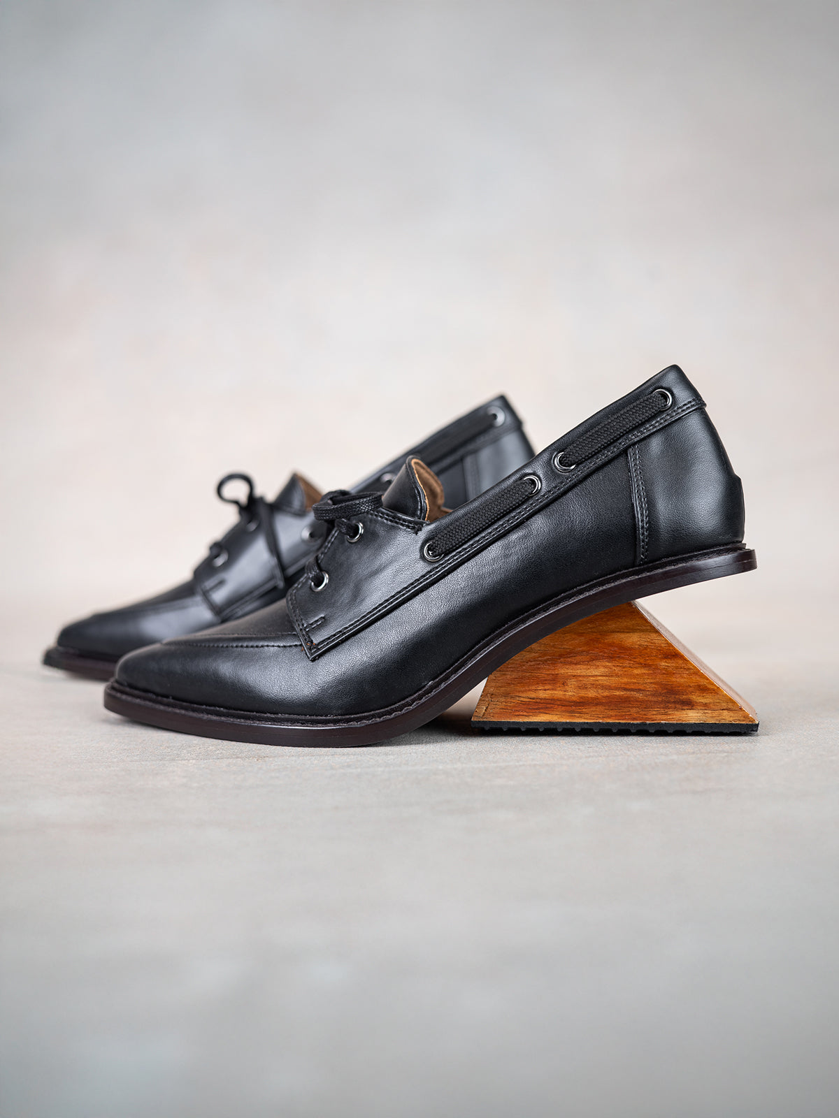 Black Plant Leather & Wooden Bridge Heel Boat Shoes