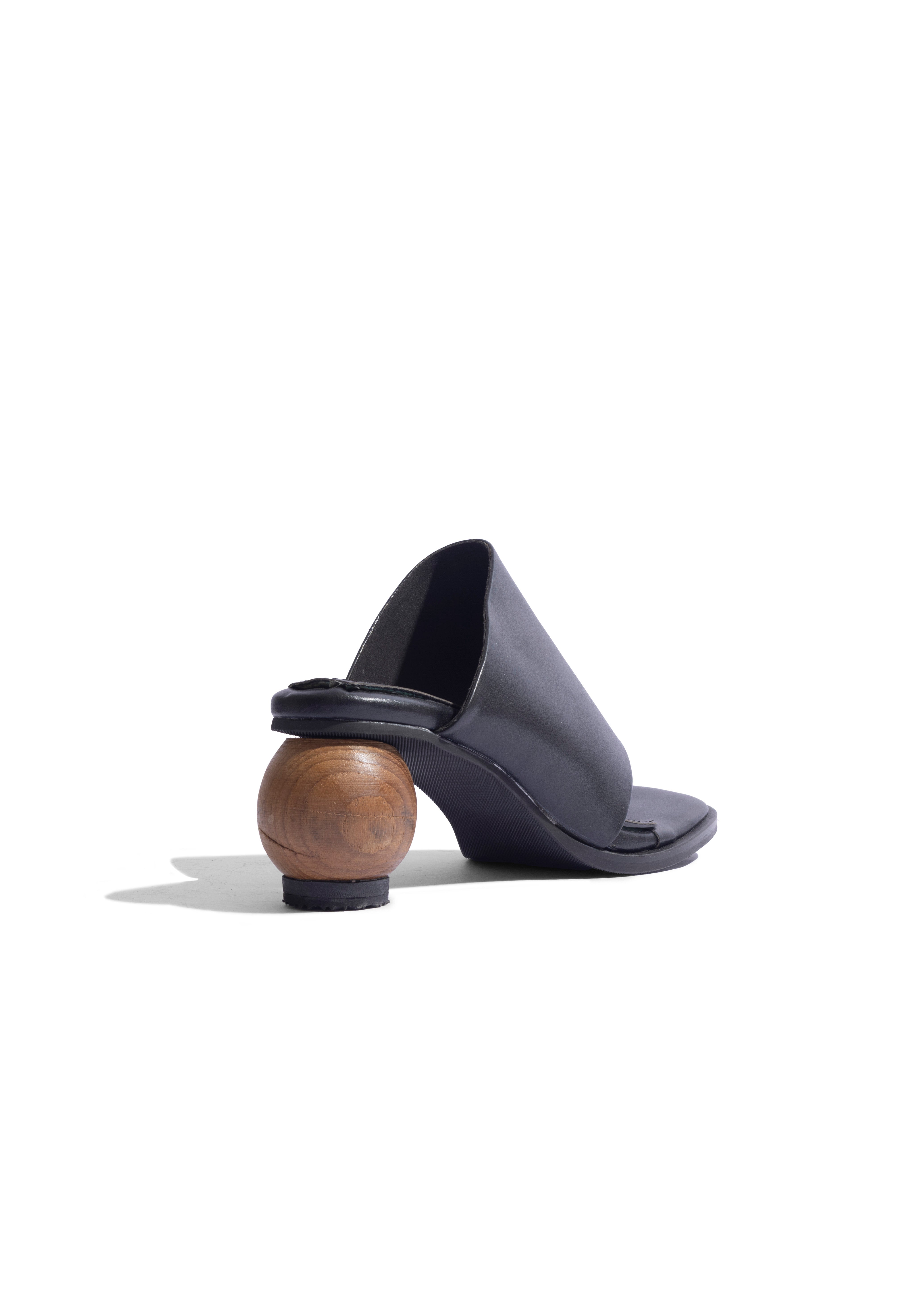 Noa Artisan Heels Black