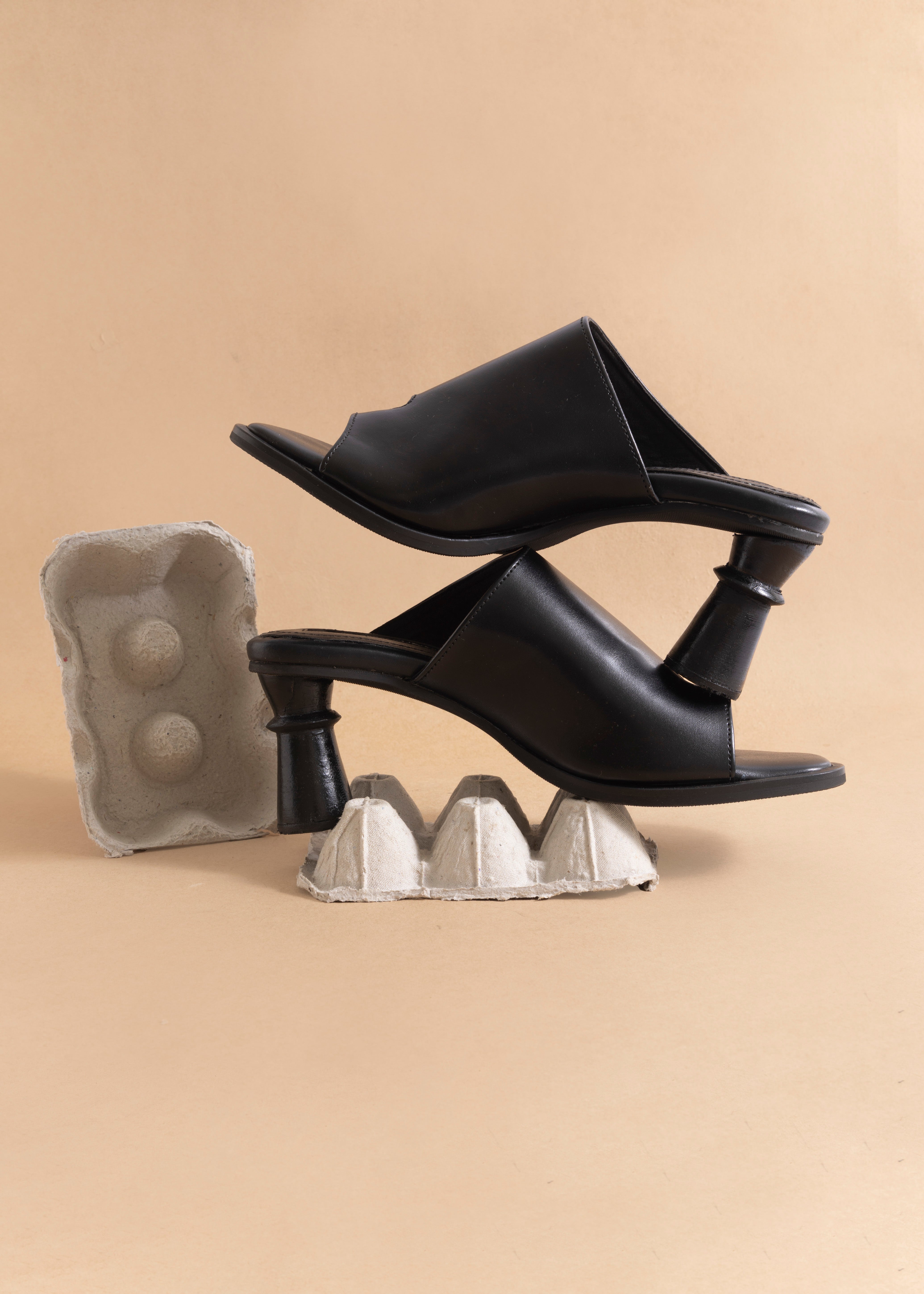 Sculpt Slide Mule Black