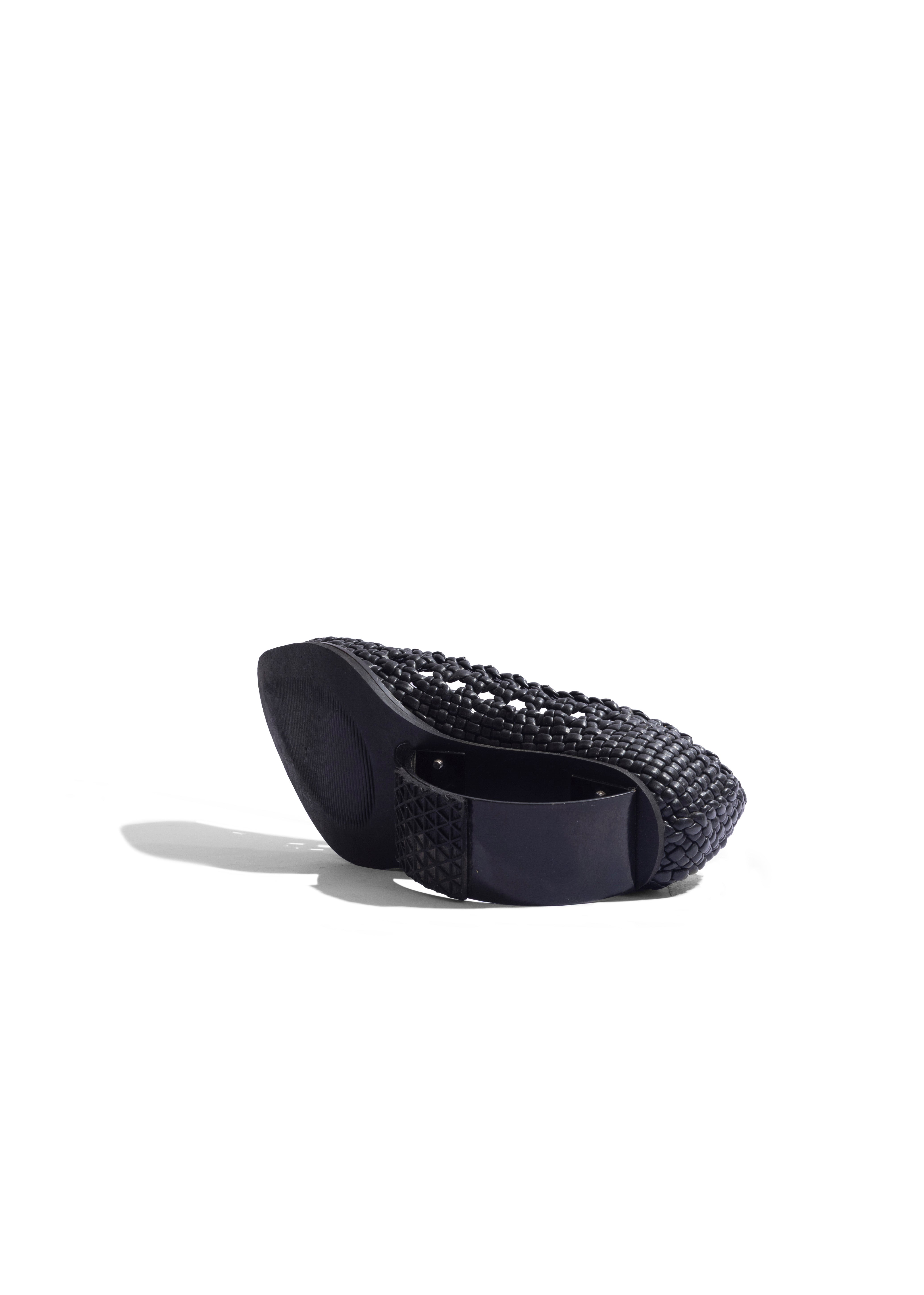 Elan Crochet Pump