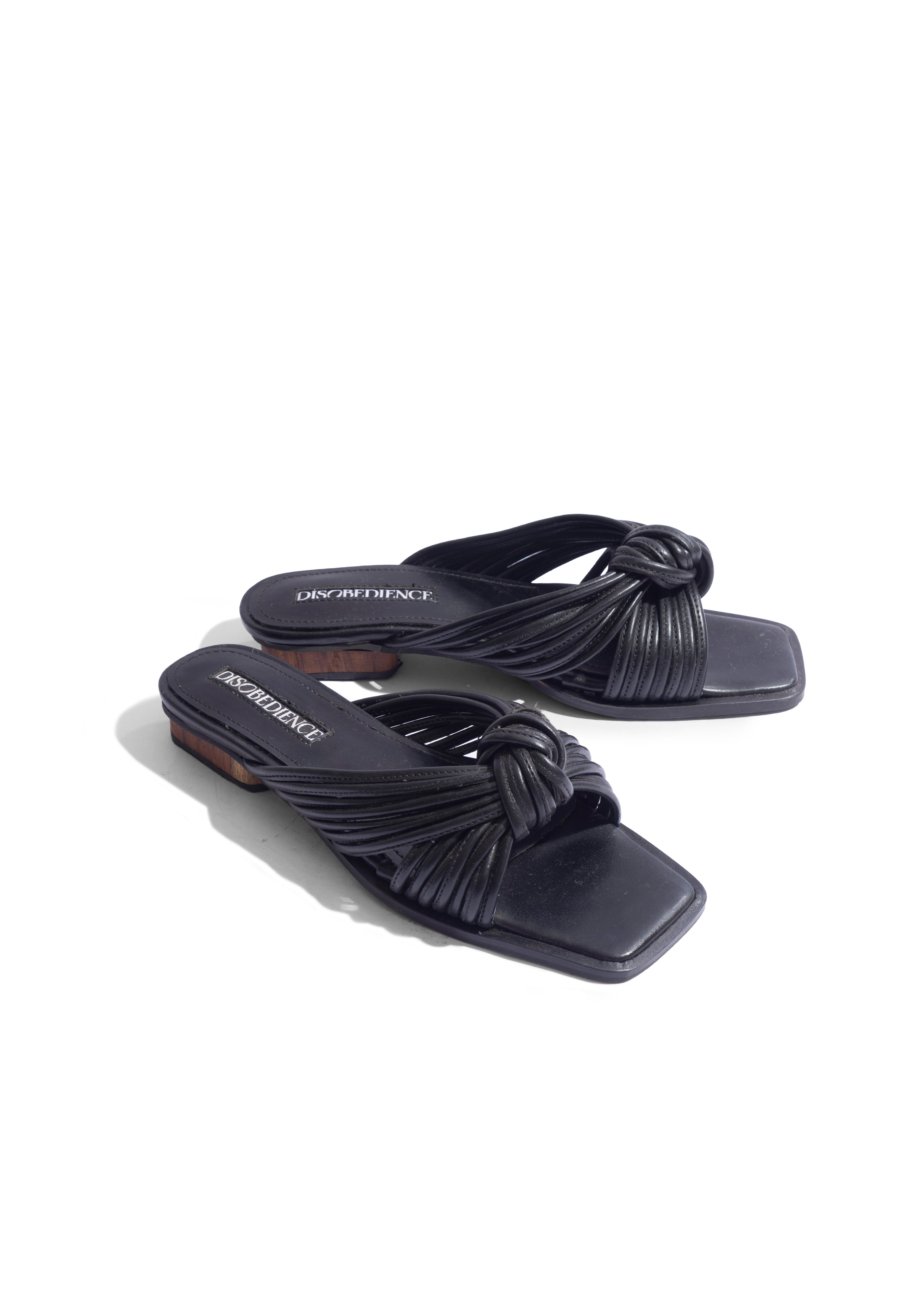 Knot Flats Black