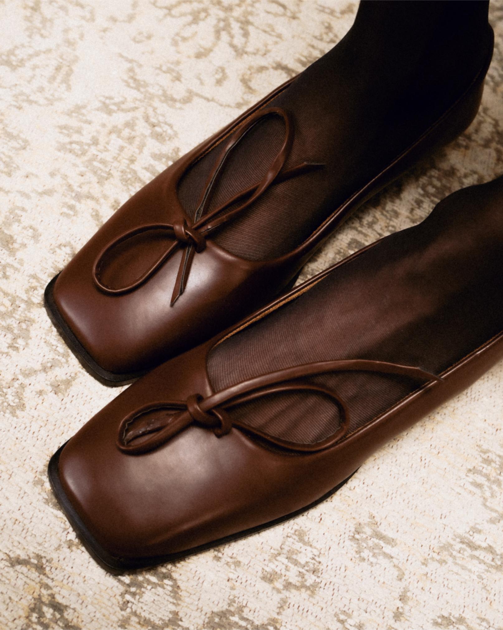 Cinnamon Vegan Leather with Teak Wood Heel